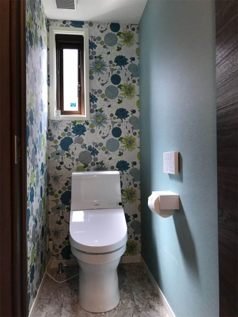 アクセントクロスを貼る面は 自宅トイレ 子供部屋実例あり 壁紙好き主婦が実際に選んで住んで感じたこと 心地いい家 ここブログ